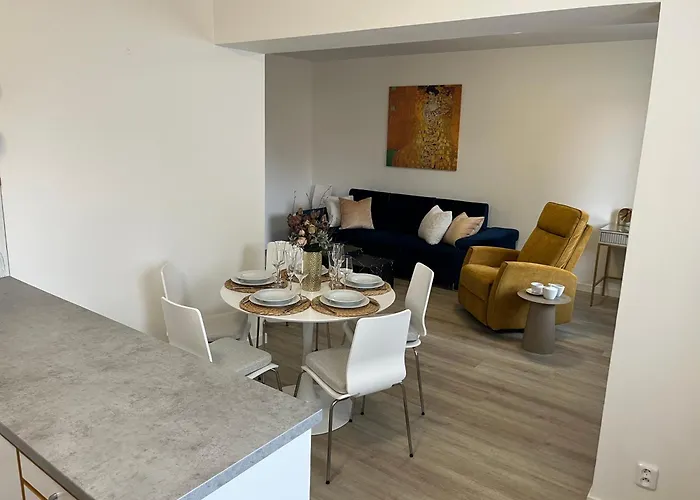 Adele * Nove Mesto na Morave